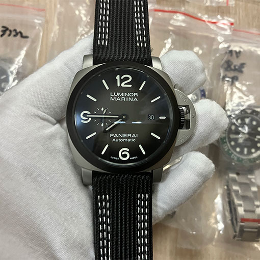 レプリカ時計パネライコピー ルミノールマリーナ 44mm ギヨーム・ネリー エディション PAM01122
